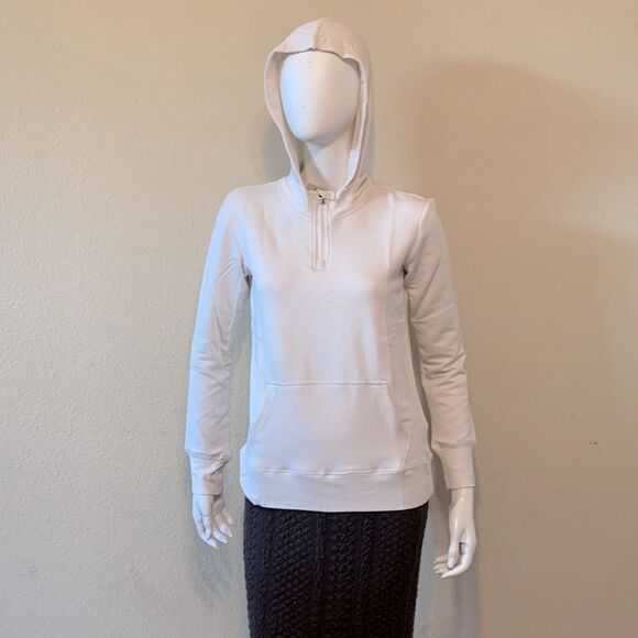 NEW T Tahari Long Sleeve Hooded Half Zip Fleece Top Size Small - Picture 4 of 11